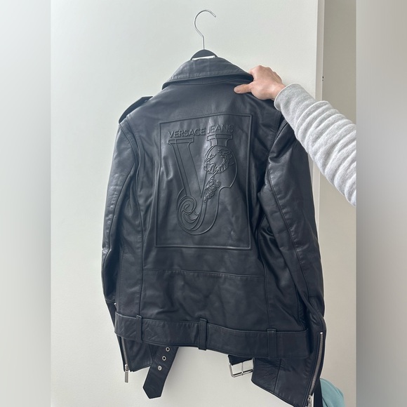 ♠️Versace biker leather jacket, authentic, brand new with a dirt bag - Picture 3 of 5